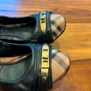 Authentic Burberry Drayton Ballerina Flats Size 37